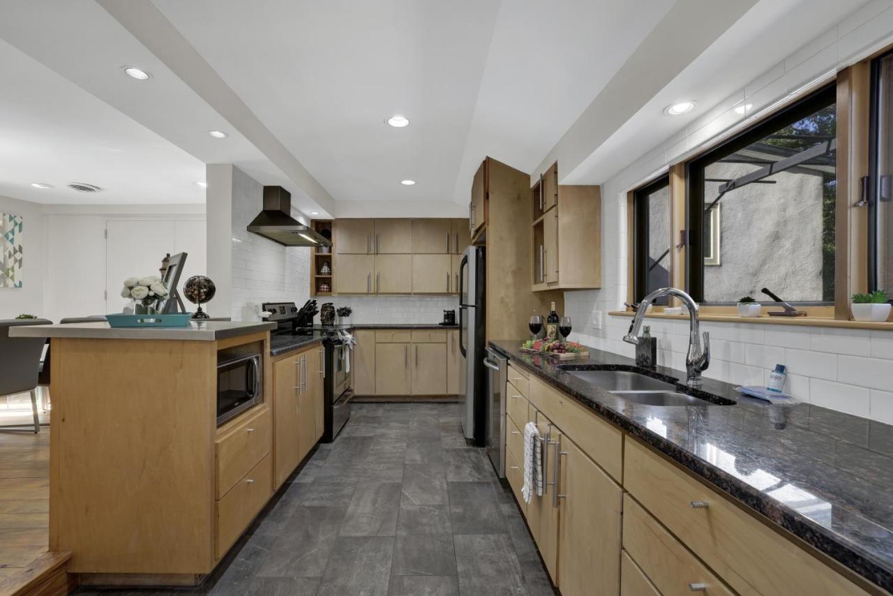 406 Lodge-A: Hot-Tub & 2 Blks To Main St Φρέντερικσμπεργκ Εξωτερικό φωτογραφία